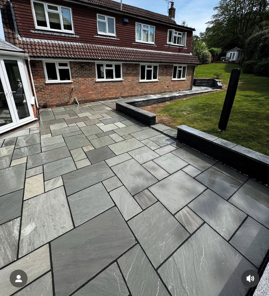 Sandstone Outdoor Paving Grey Riven Calibrated Project Pack