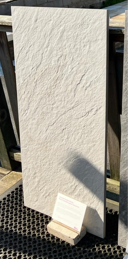 Porcelain Outdoor Paving Marvel Calacatta Apuano Hammered