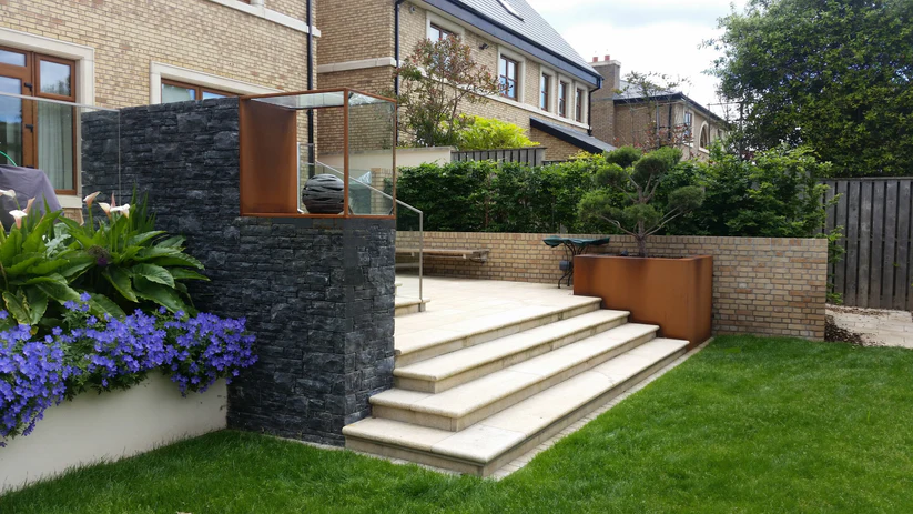 Granite Corner Step Gold Flamed & Bullnosed 1 Long Edge & 1 Short Edge 1000x400x50mm With Riser 1000x150x50mm