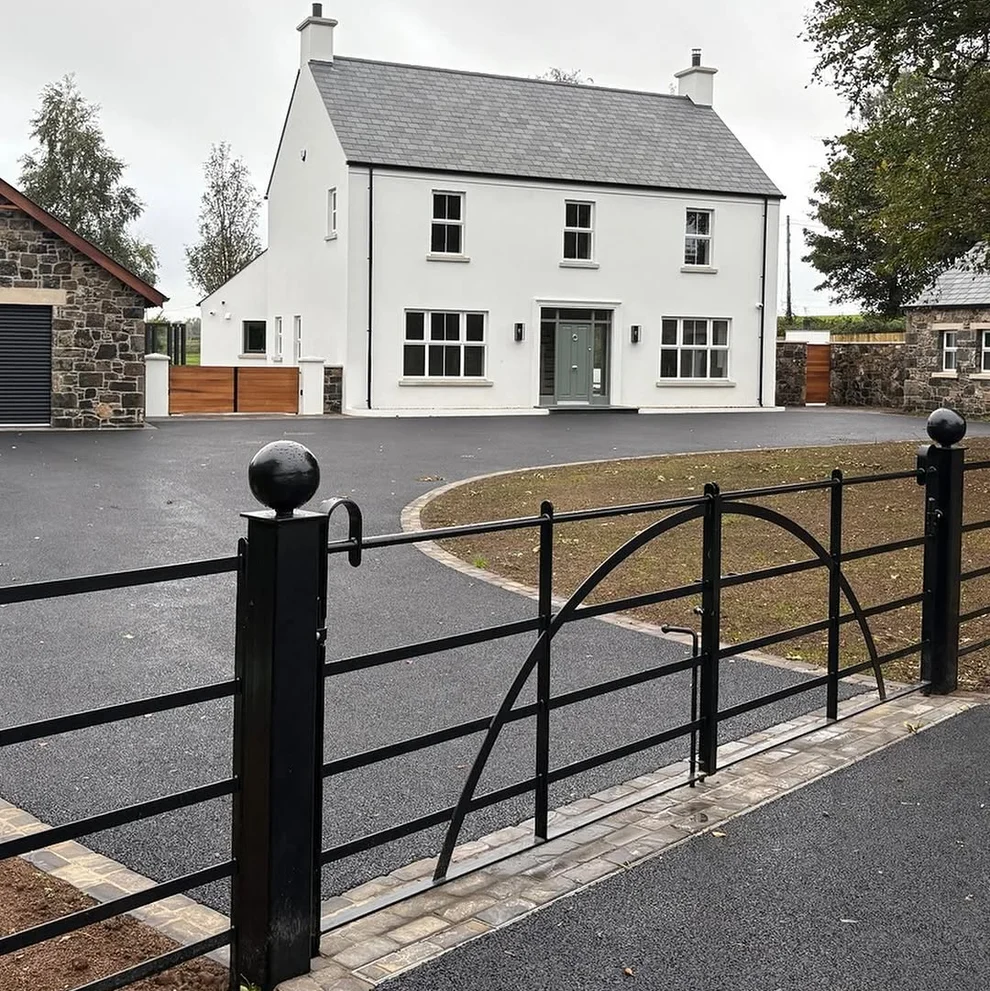 Sandstone Cobbles Cider Black Tumbled