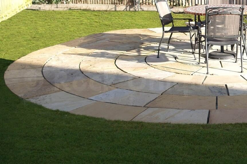 Sandstone Outdoor Paving Circle Mint Uncalibrated Riven