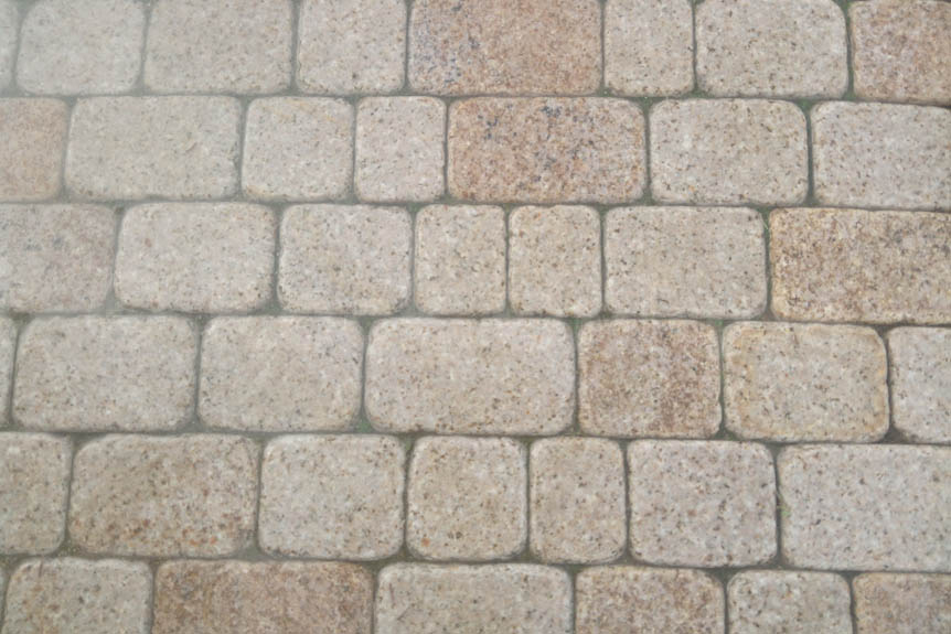 Granite Cobbles Yellow Tumbled 