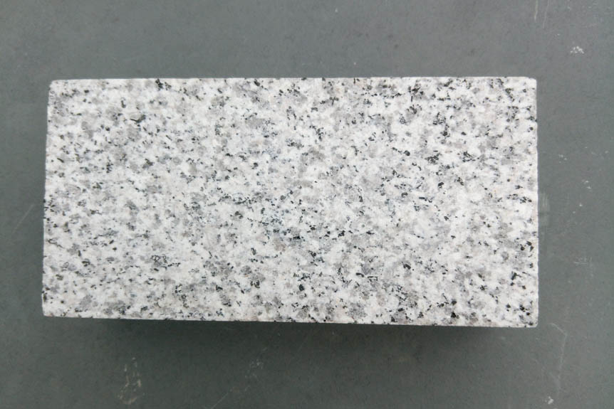 Granite Cobbles Silver Grey Sawn & Flamed