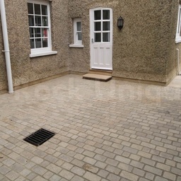 [138] Granite Cobbles Yellow Tumbled 